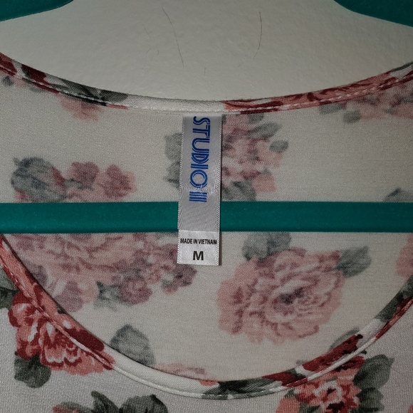 STUDIO Long Sleeve Floral Scoop Neck Flowy Blouse White with Pink Roses 172 - Picture 7 of 7